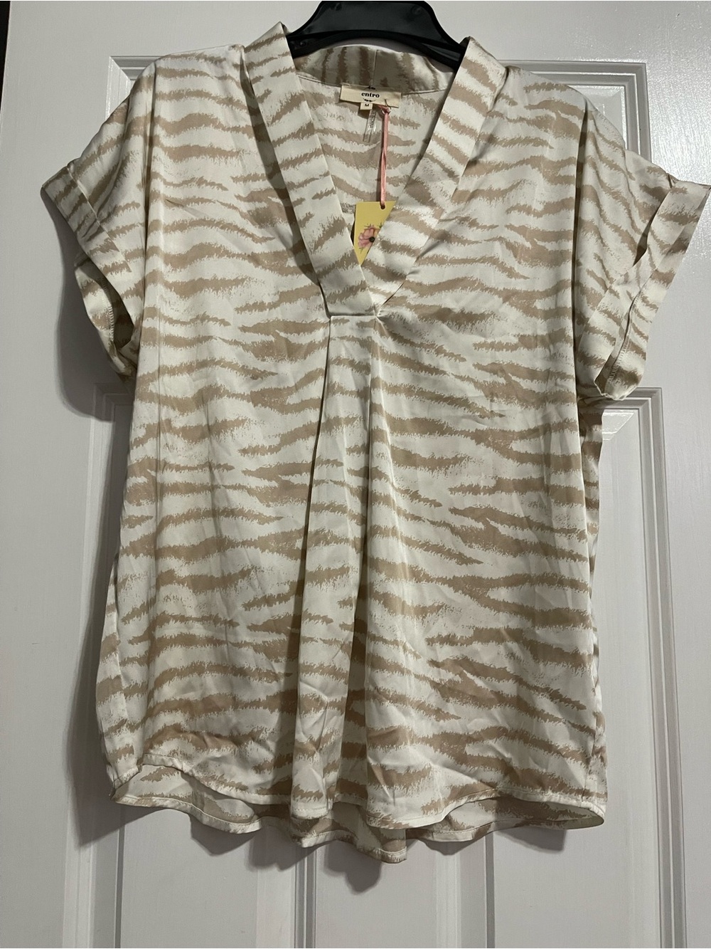entro Cream & Beige Printed V-Neck Short Sleeve Blouse